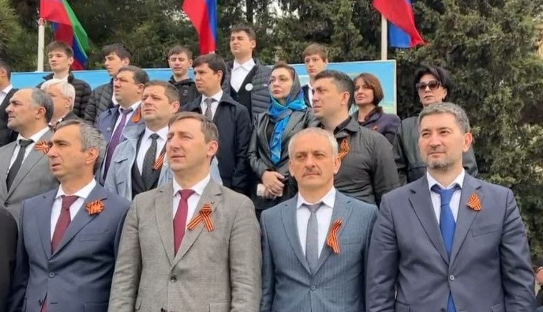 Сегодня 6 мая 2024 года,Председатель Комитета по государственным закупкам РД Азер Нифталиев вместе с коллегами из Правительства РД принял участие в открытии республиканской акции «Знамя победы», инициированной Сергеем Алимовичем Меликовым.